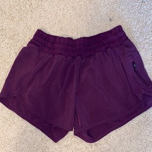 Lululemon mid rise tracker short 4in”